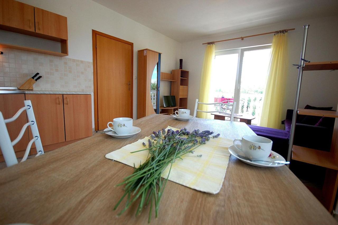 Apartments Novak By El-Pi Tours مالينسكا المظهر الخارجي الصورة