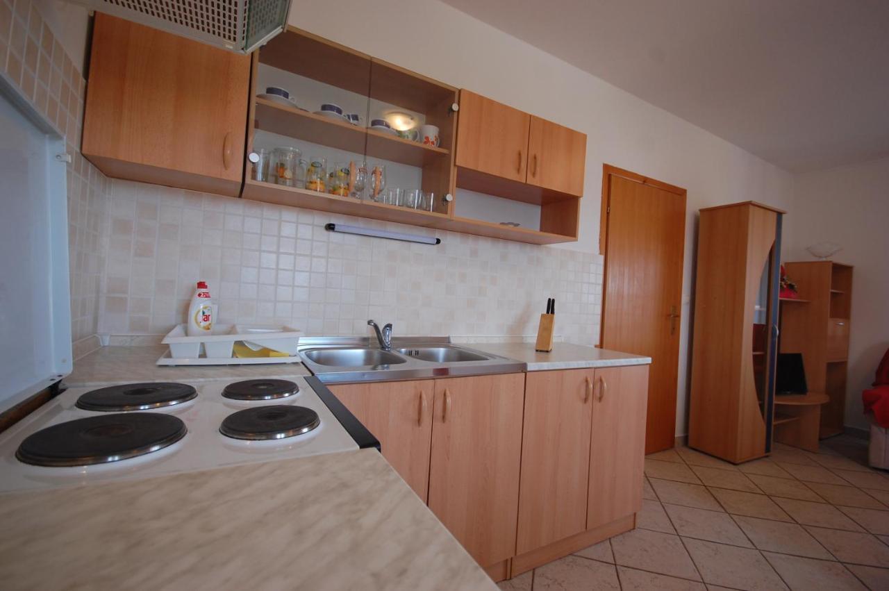 Apartments Novak By El-Pi Tours مالينسكا المظهر الخارجي الصورة