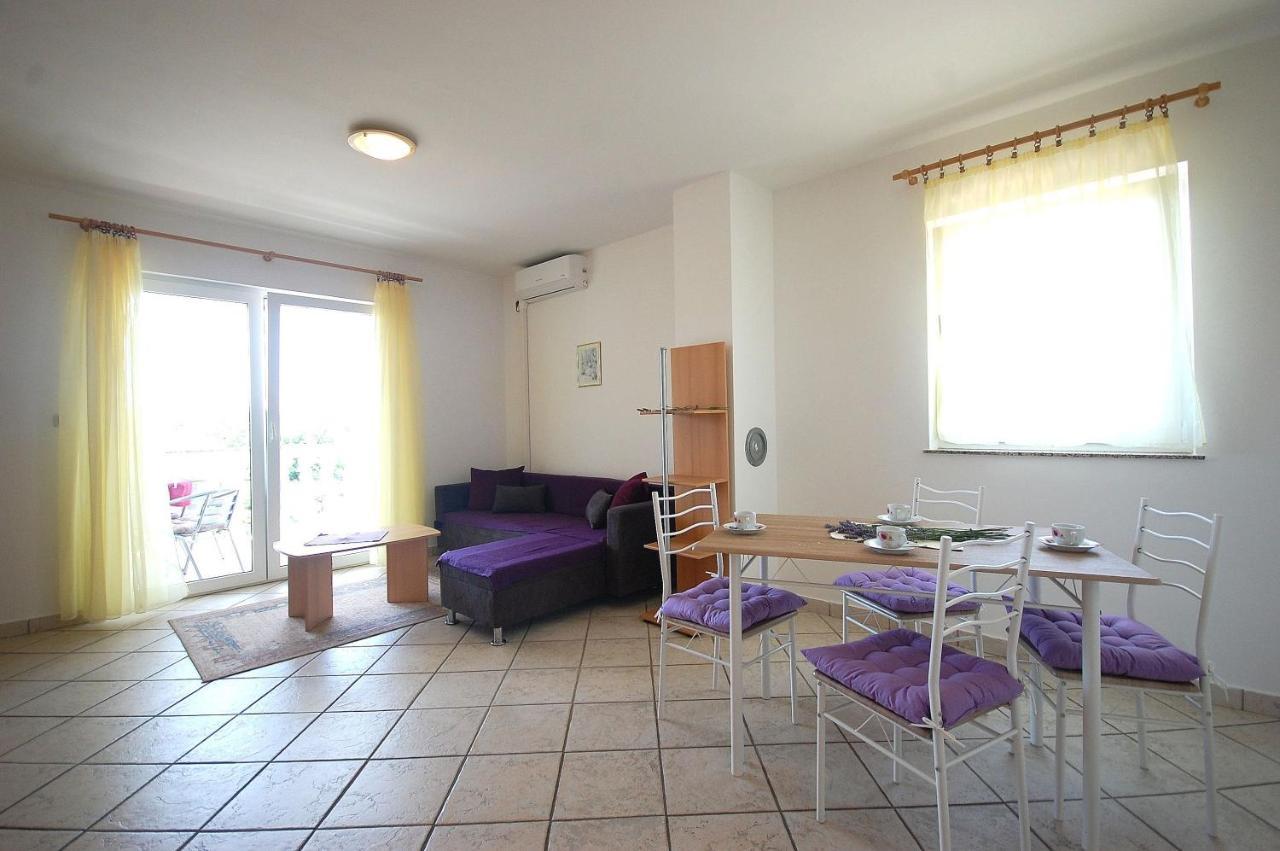 Apartments Novak By El-Pi Tours مالينسكا المظهر الخارجي الصورة